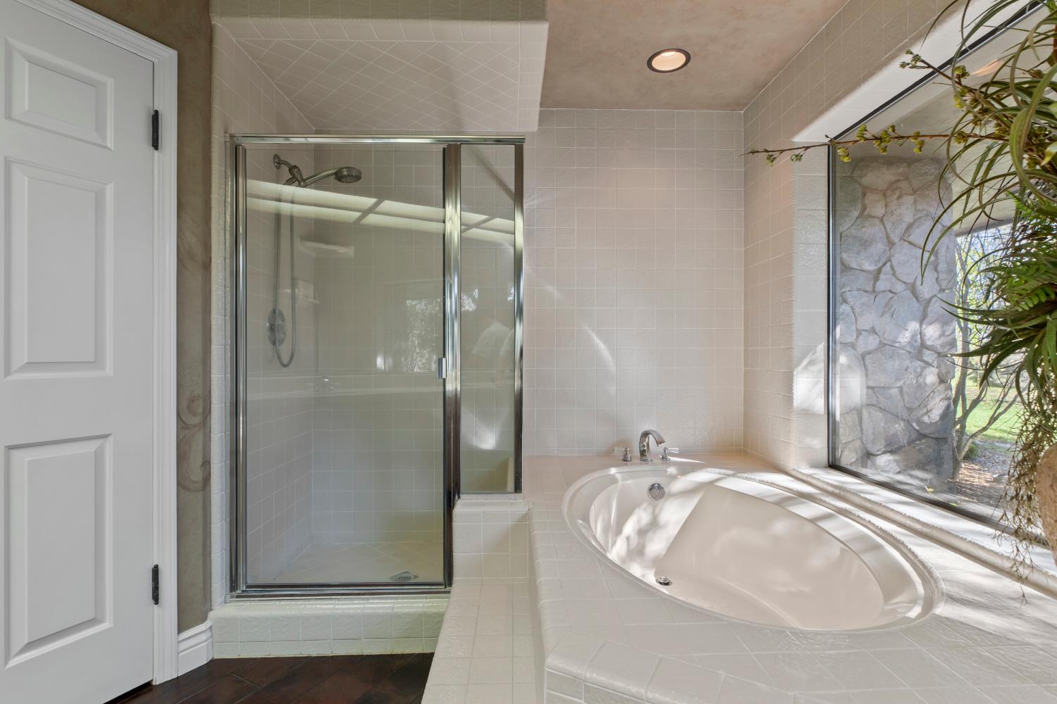 8519 Oak Creek Ct, Oakdale, CA 95361