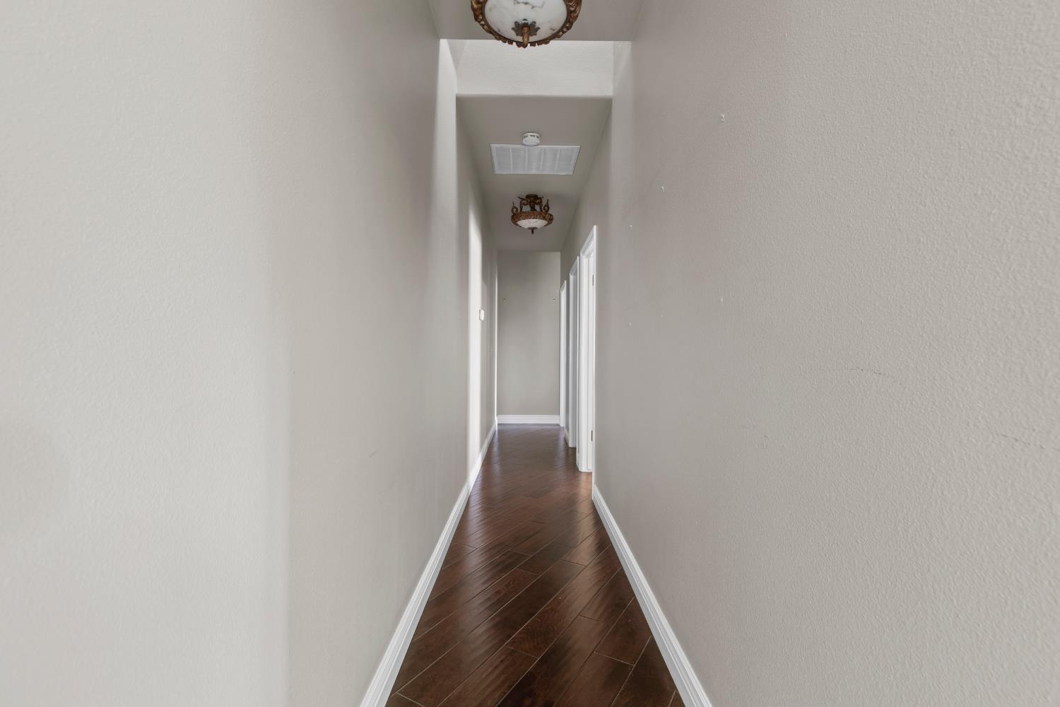 8519 Oak Creek Ct, Oakdale, CA 95361