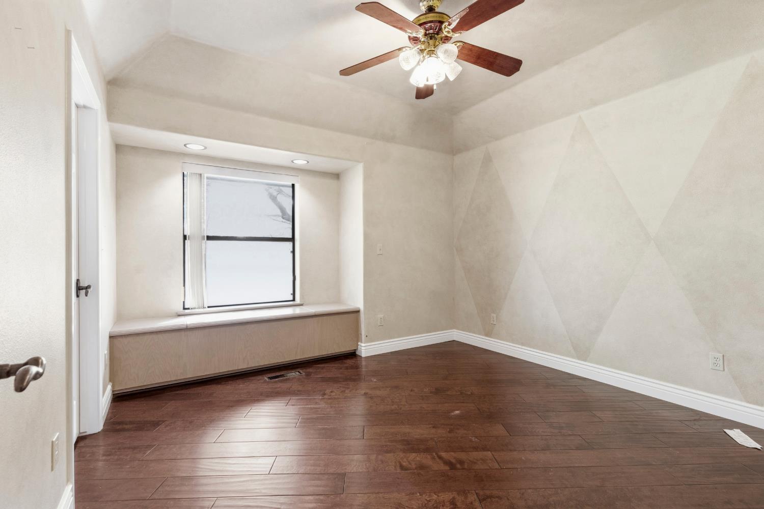 8519 Oak Creek Ct, Oakdale, CA 95361