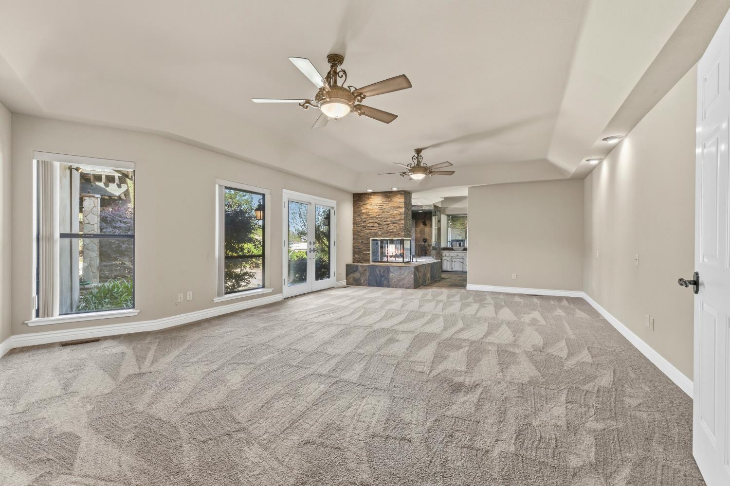 8519 Oak Creek Ct, Oakdale, CA 95361