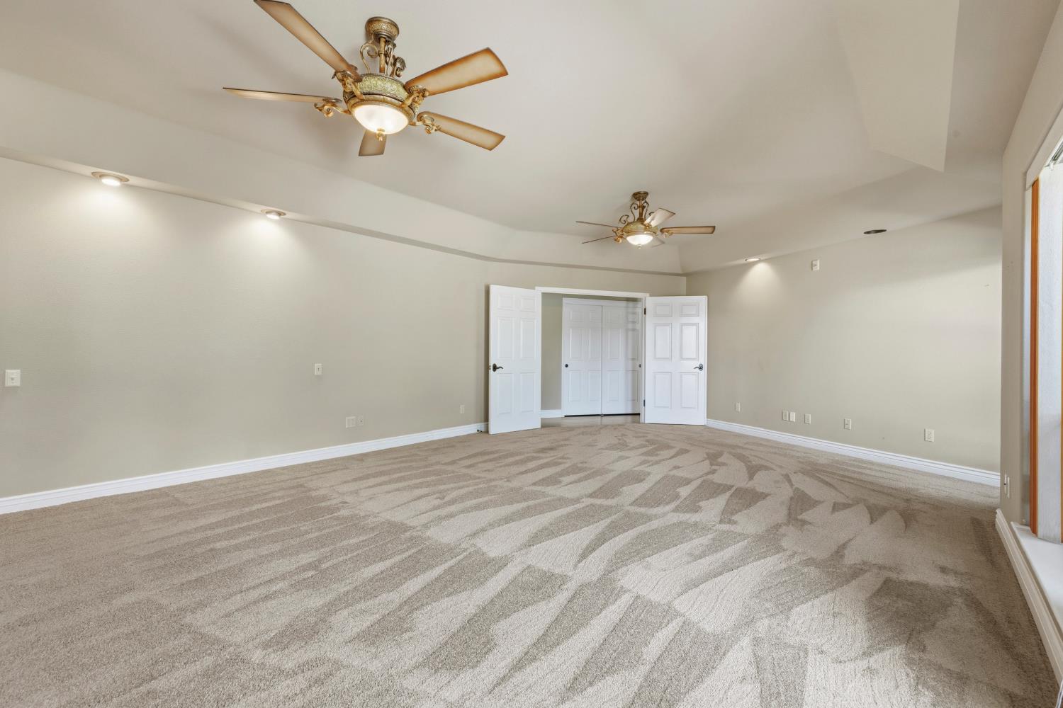 8519 Oak Creek Ct, Oakdale, CA 95361