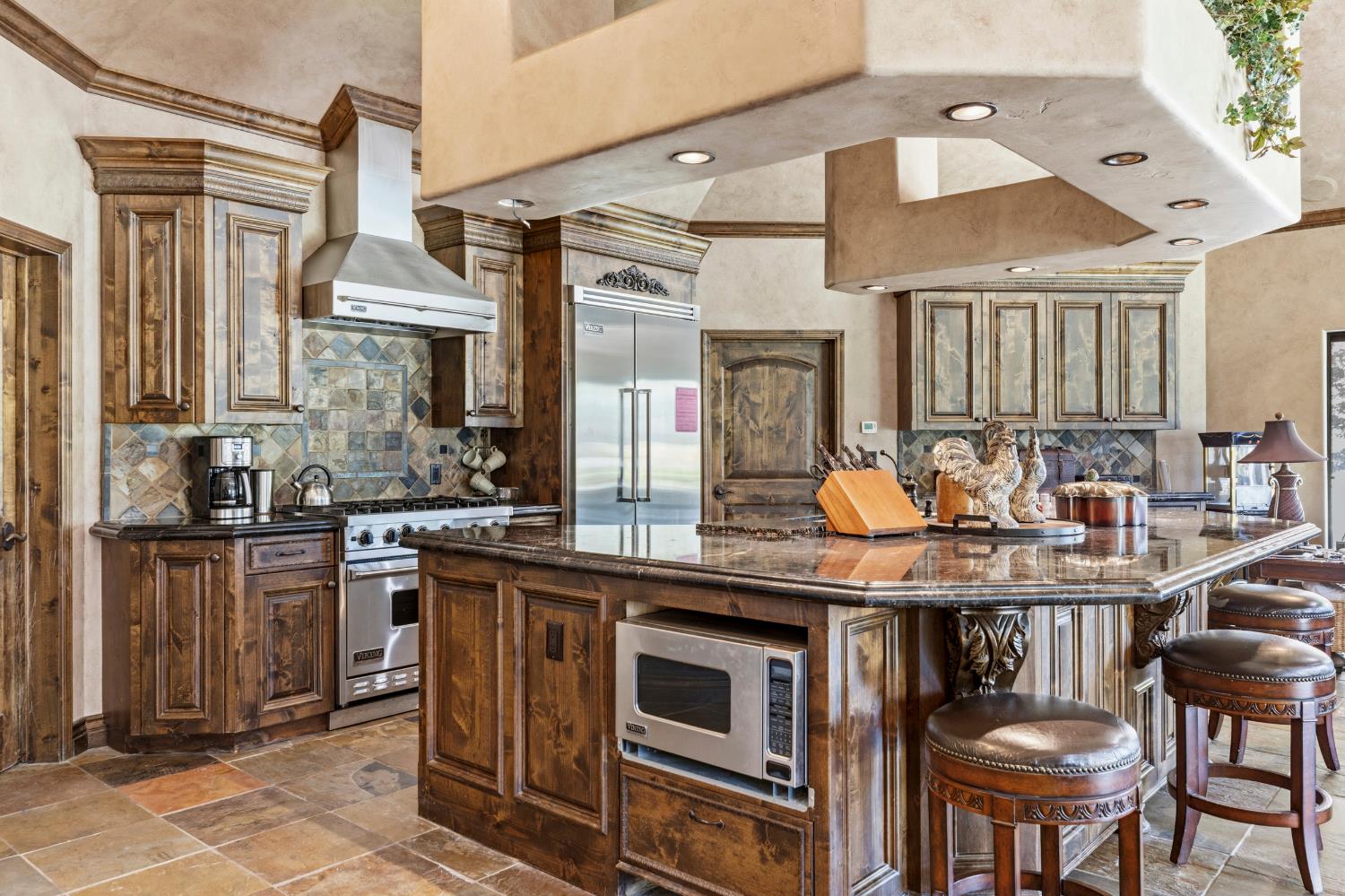 8519 Oak Creek Ct, Oakdale, CA 95361