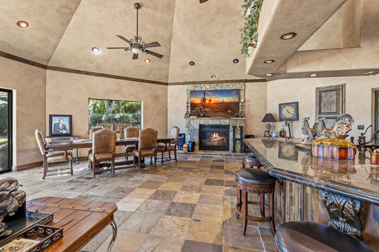 8519 Oak Creek Ct, Oakdale, CA 95361