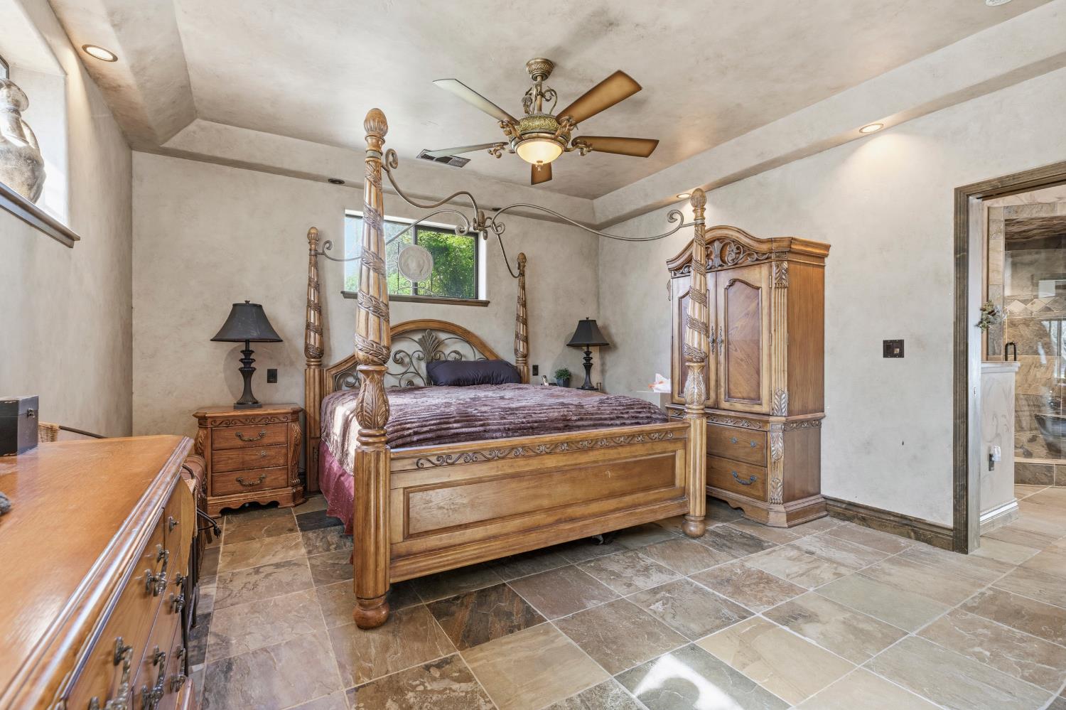 8519 Oak Creek Ct, Oakdale, CA 95361