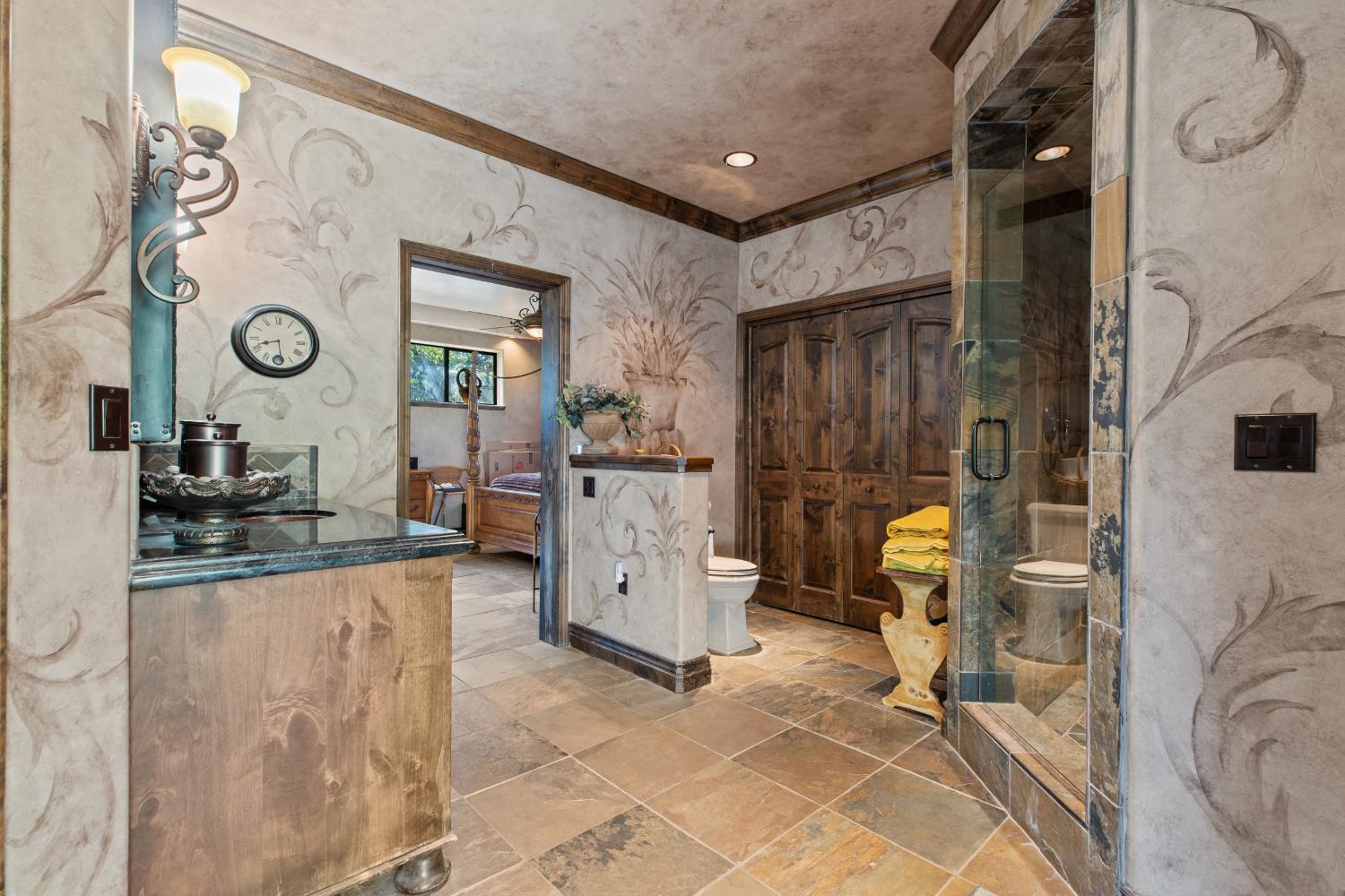 8519 Oak Creek Ct, Oakdale, CA 95361