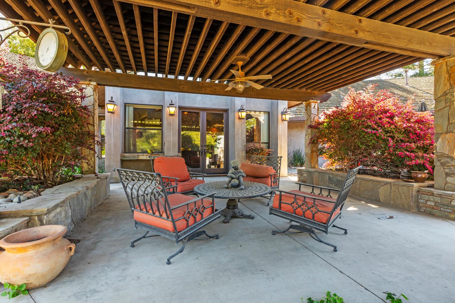 8519 Oak Creek Ct, Oakdale, CA 95361