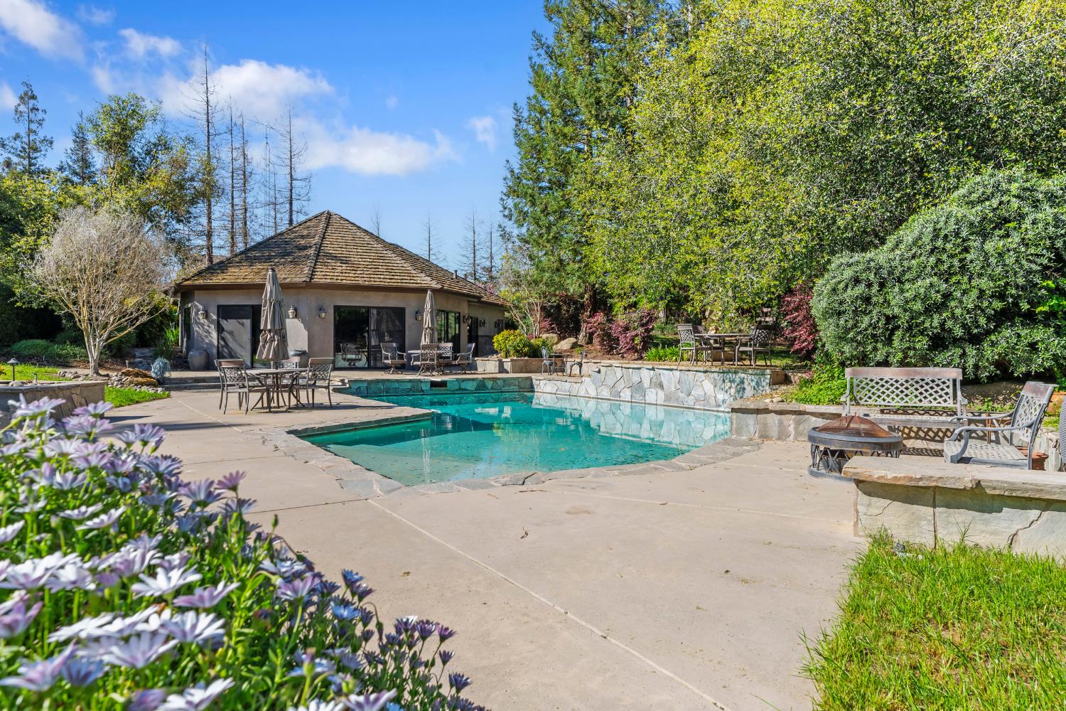 8519 Oak Creek Ct, Oakdale, CA 95361