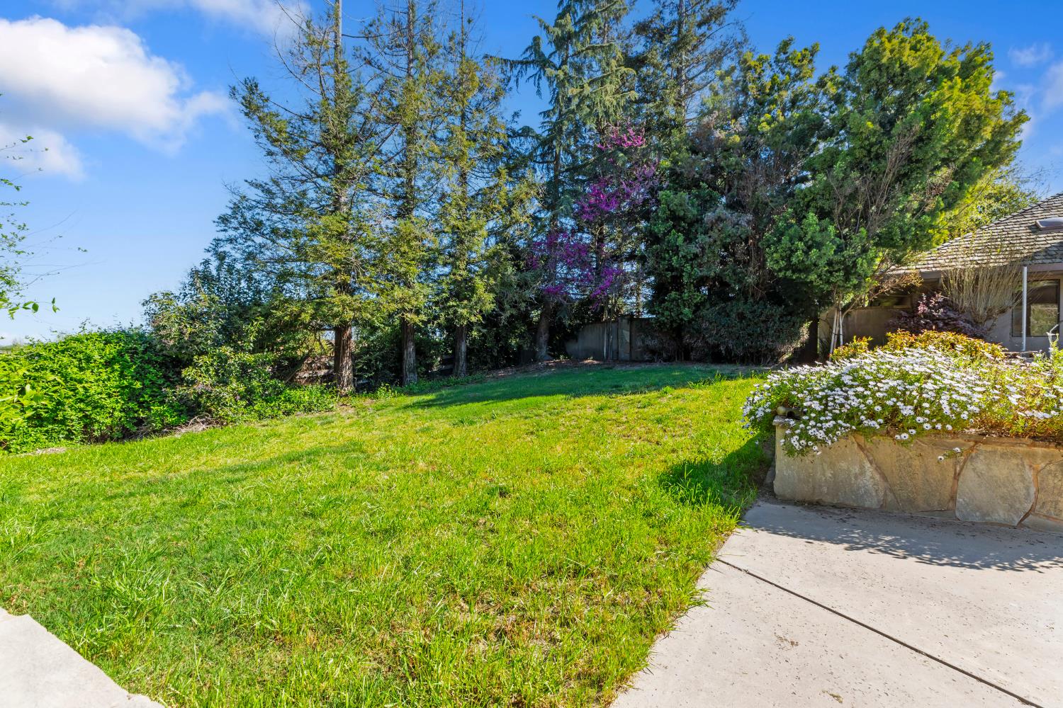 8519 Oak Creek Ct, Oakdale, CA 95361