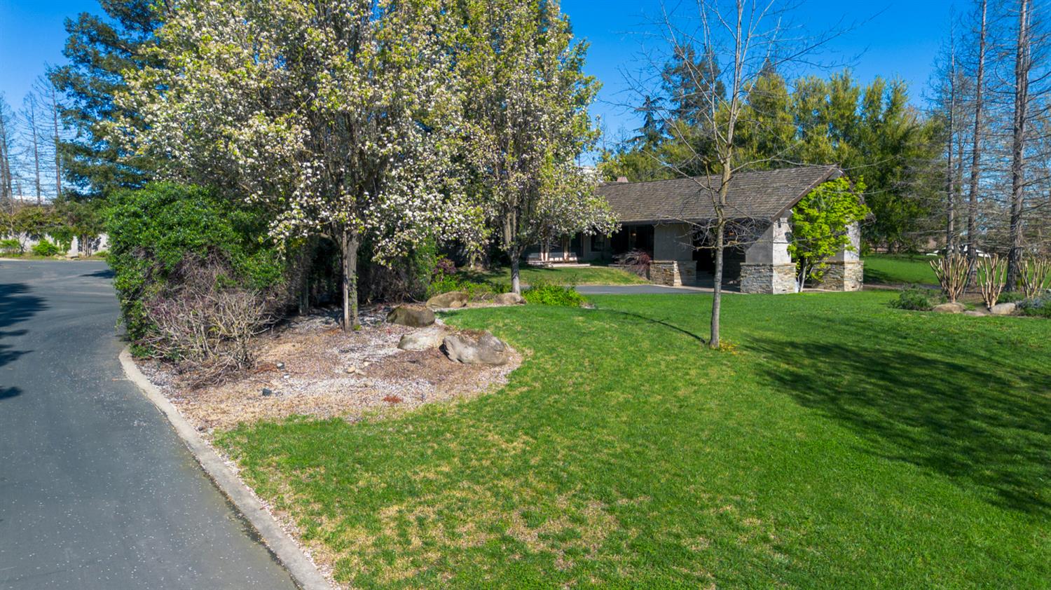 8519 Oak Creek Ct, Oakdale, CA 95361