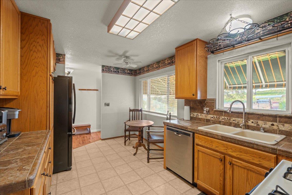 1904 Ca-132, La Grange, CA 95329