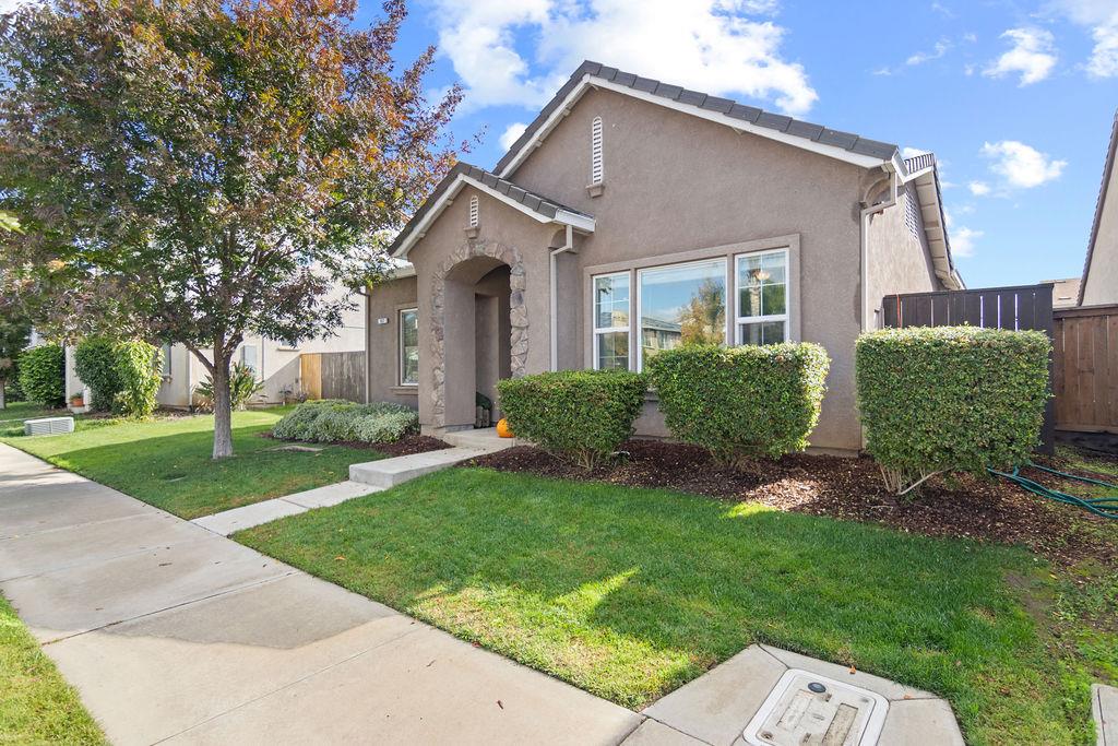 2637 Morgan St, Oakdale, CA 95361