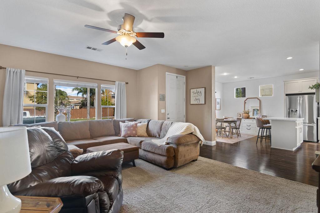 2637 Morgan St, Oakdale, CA 95361