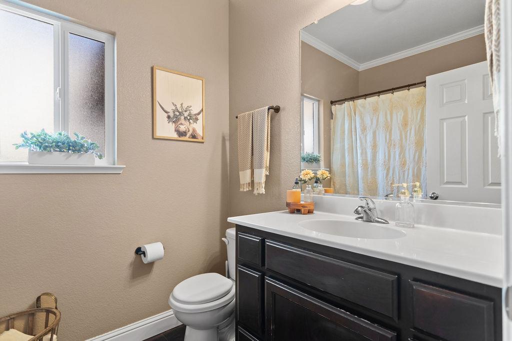 2637 Morgan St, Oakdale, CA 95361