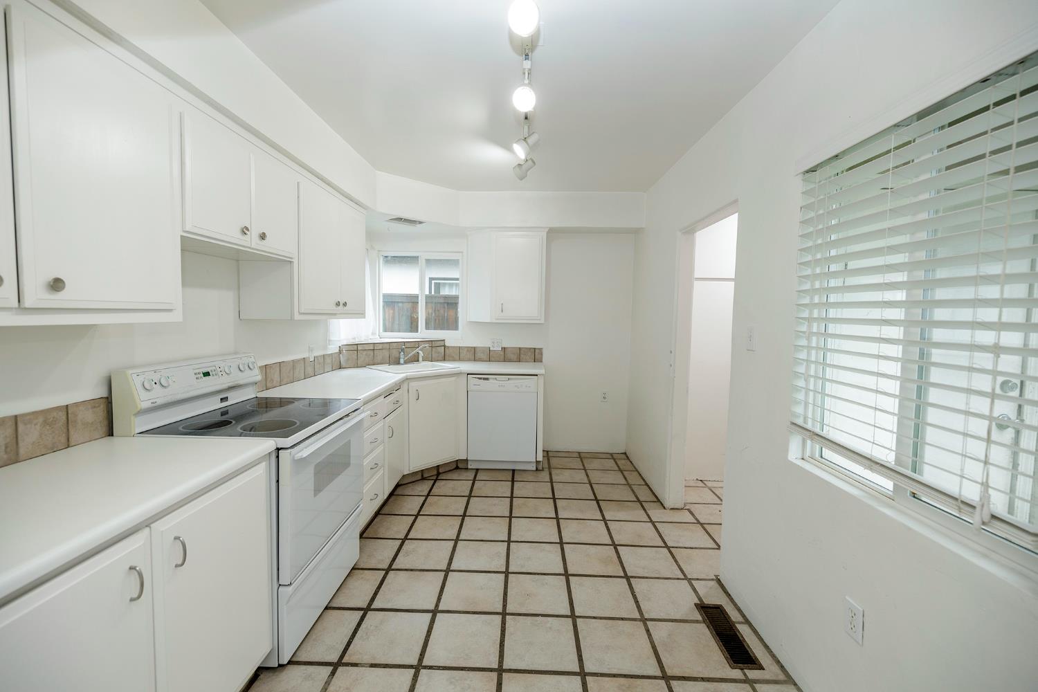 1316 Cooper Ave, Turlock, CA 95380