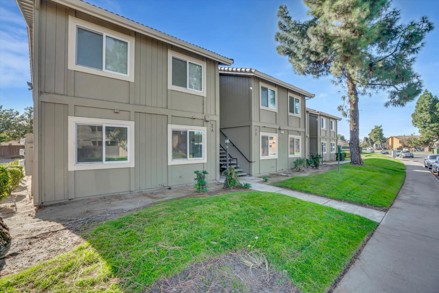 455 Cherry Ln #A, Manteca, CA 95337