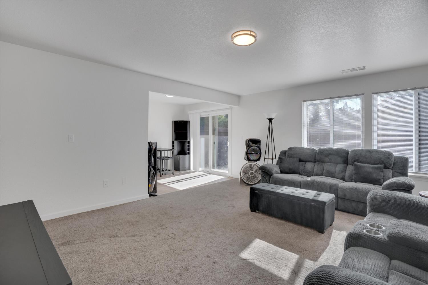 455 Cherry Ln #A, Manteca, CA 95337