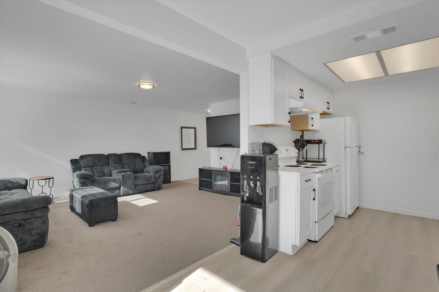 455 Cherry Ln #A, Manteca, CA 95337