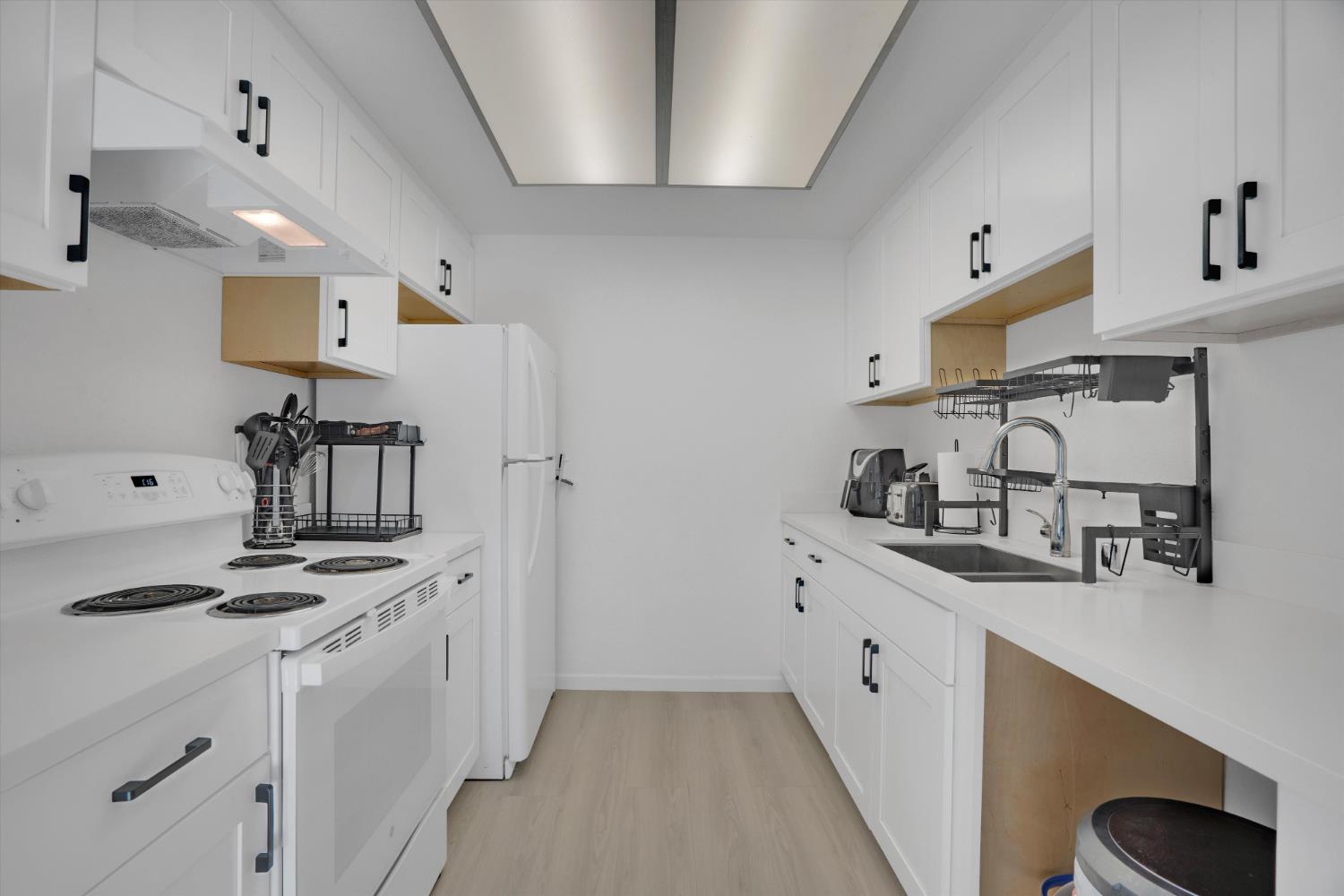 455 Cherry Ln #A, Manteca, CA 95337