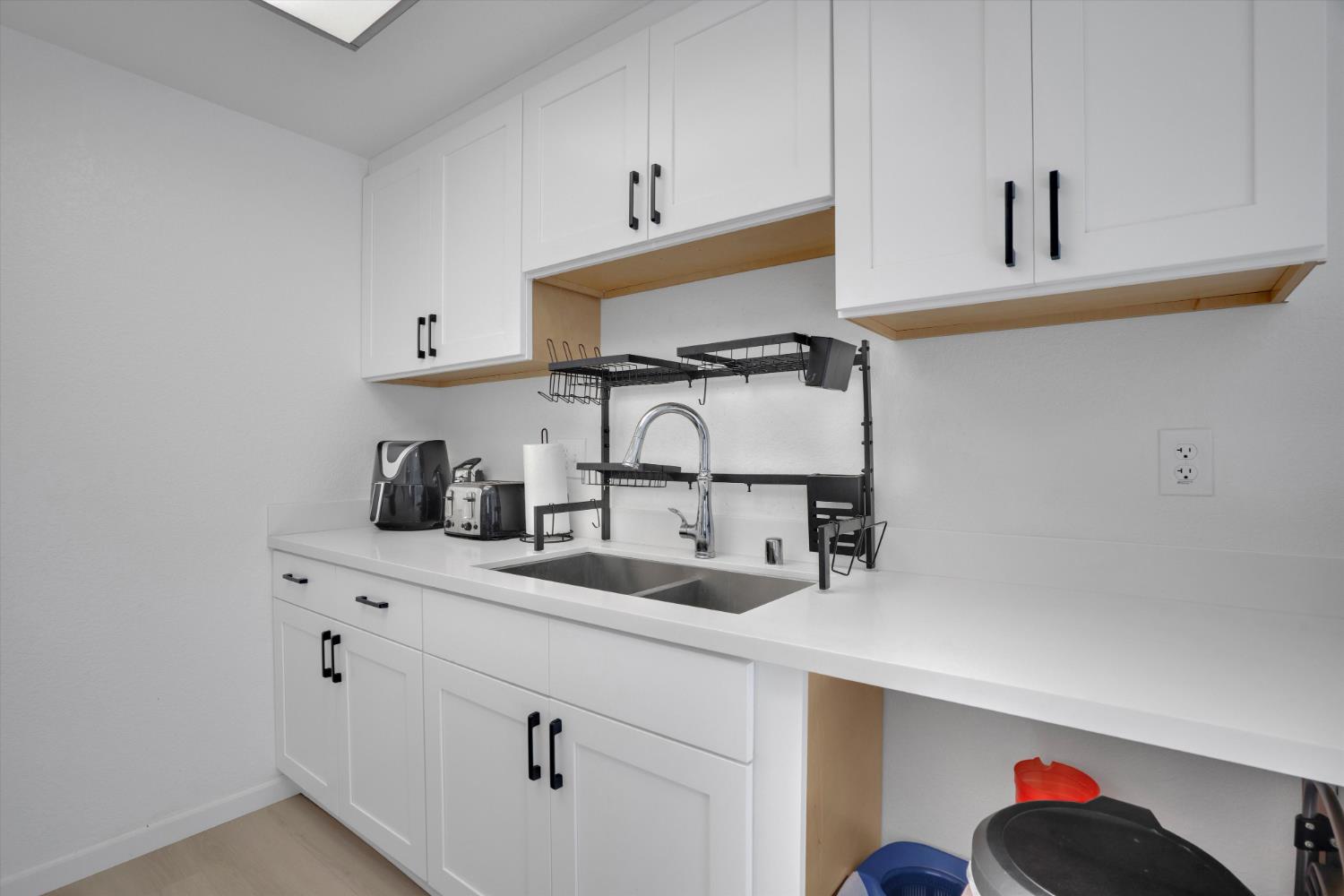 455 Cherry Ln #A, Manteca, CA 95337