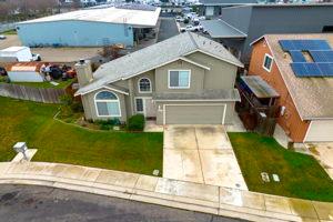 2030 Hyannis Cir, Manteca, CA 95336