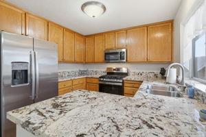 2030 Hyannis Cir, Manteca, CA 95336