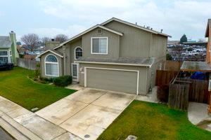 2030 Hyannis Cir, Manteca, CA 95336