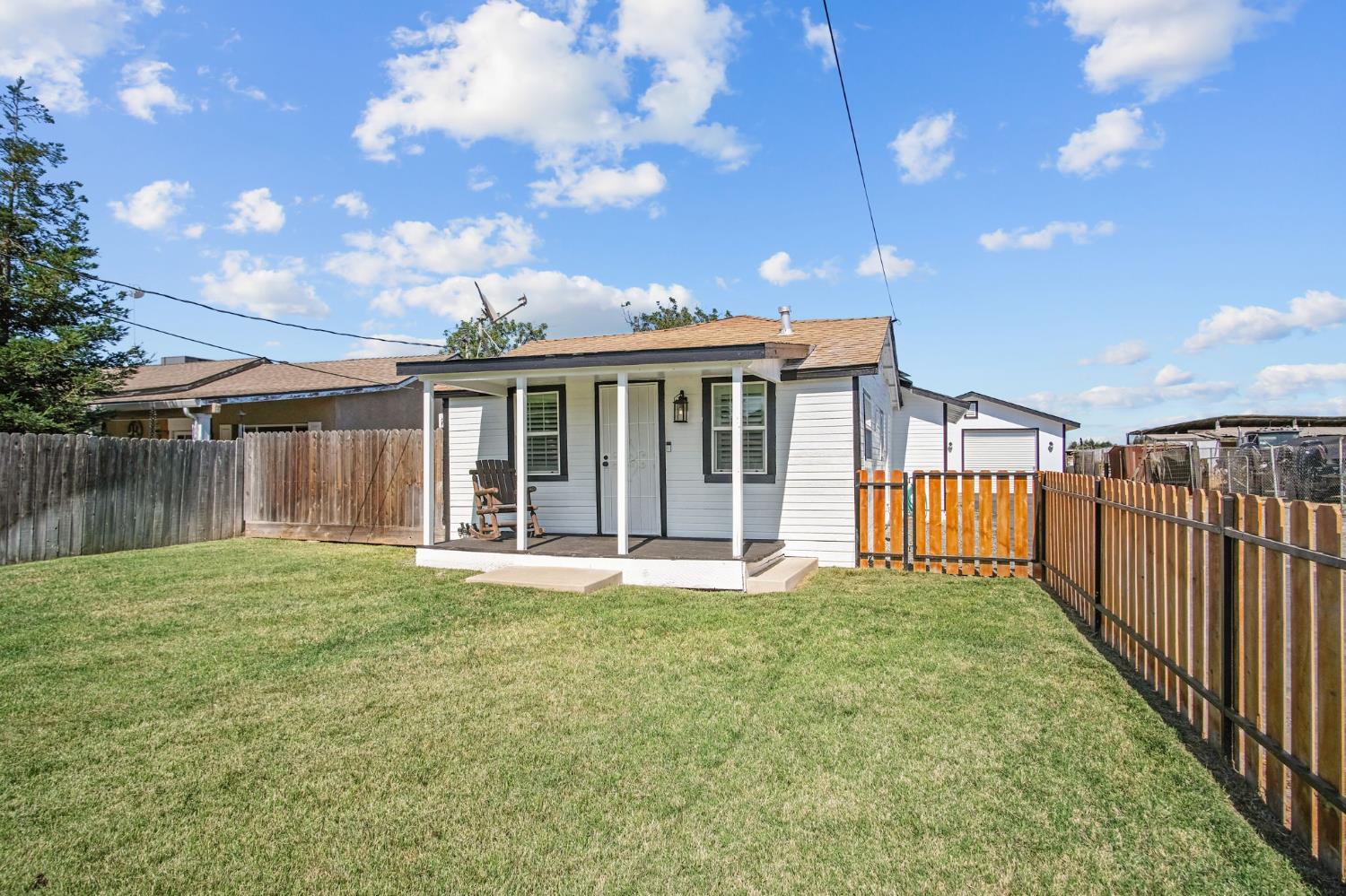 966 Elma St, Hickman, CA 95323