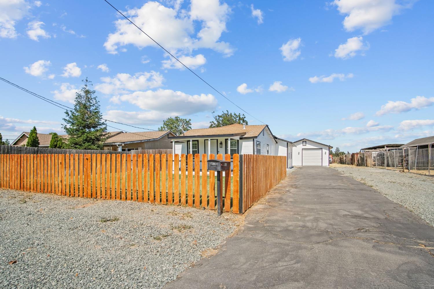 966 Elma St, Hickman, CA 95323