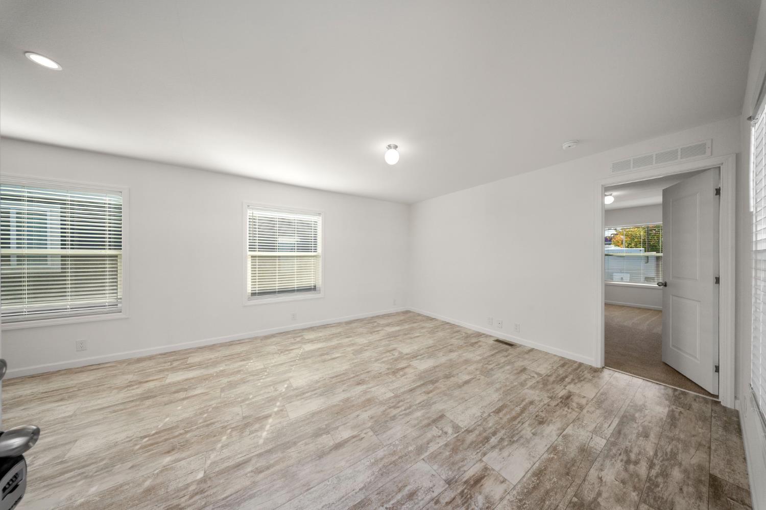 927 E F St #23, Oakdale, CA 95361