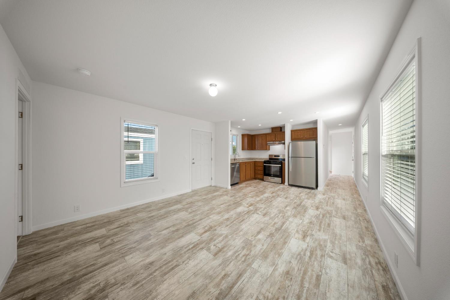 927 E F St #23, Oakdale, CA 95361