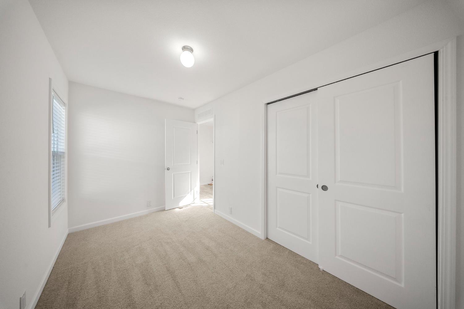 927 E F St #23, Oakdale, CA 95361