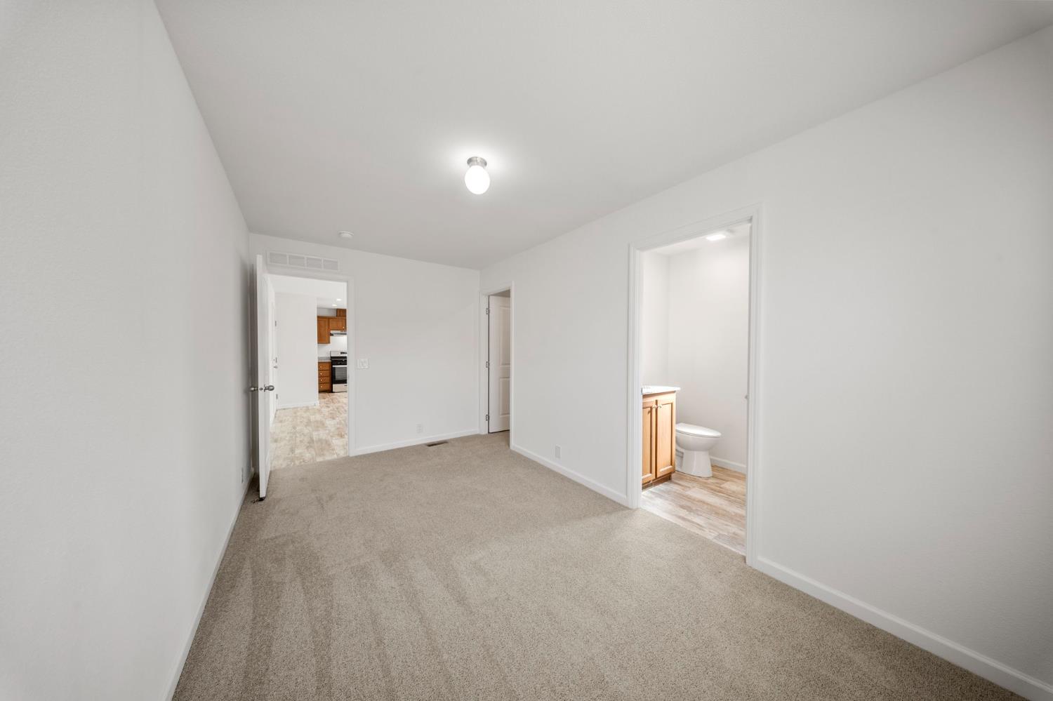 927 E F St #23, Oakdale, CA 95361