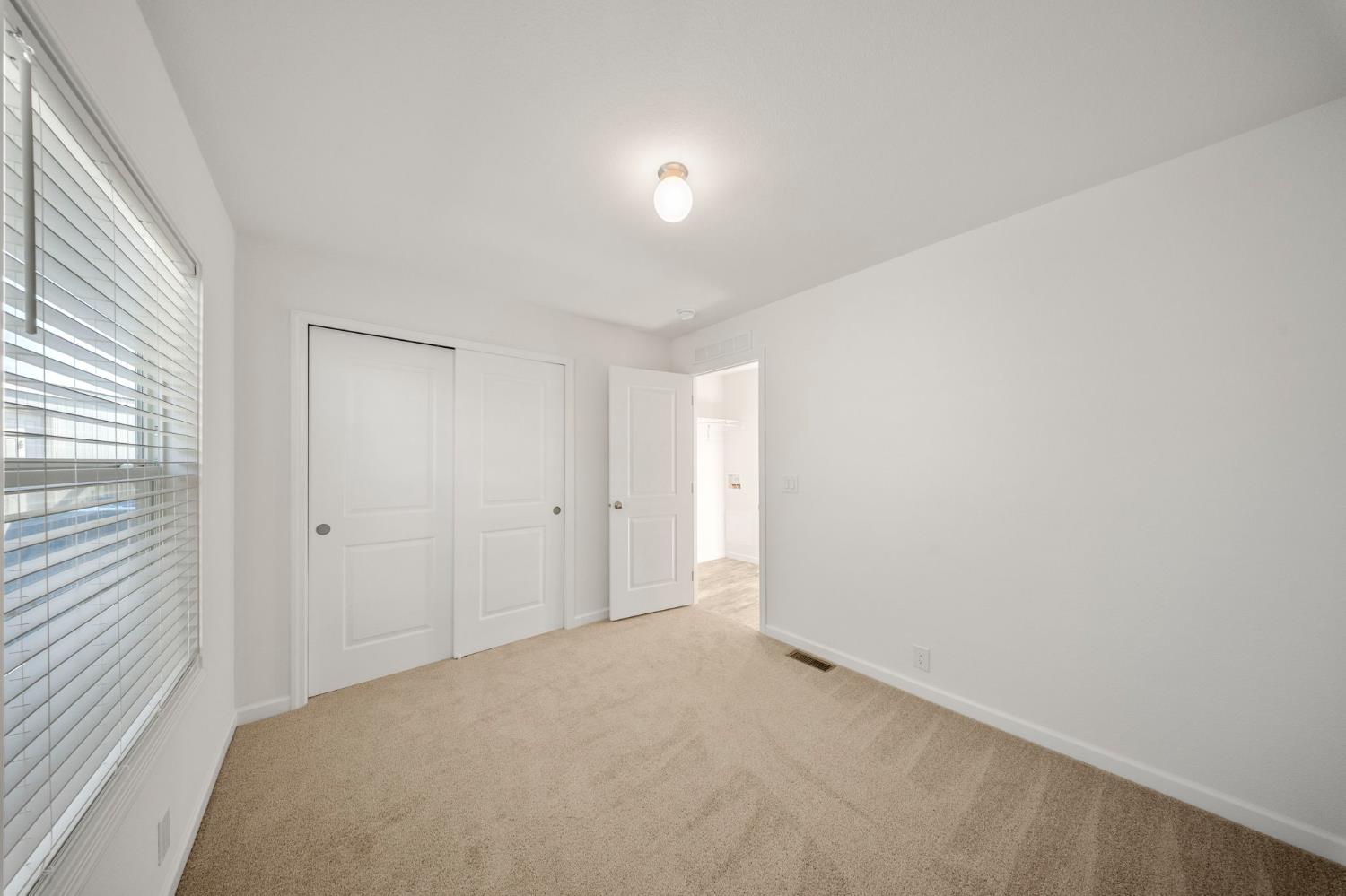 927 E F St #23, Oakdale, CA 95361