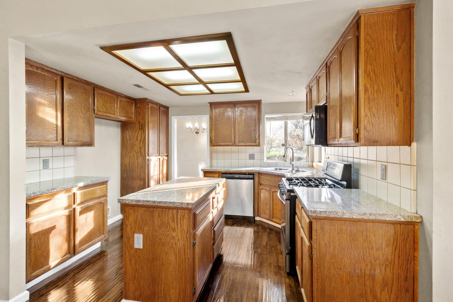 3905 Alessandro Ln, Modesto, CA 95356