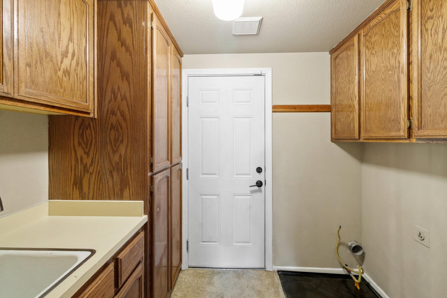 3905 Alessandro Ln, Modesto, CA 95356