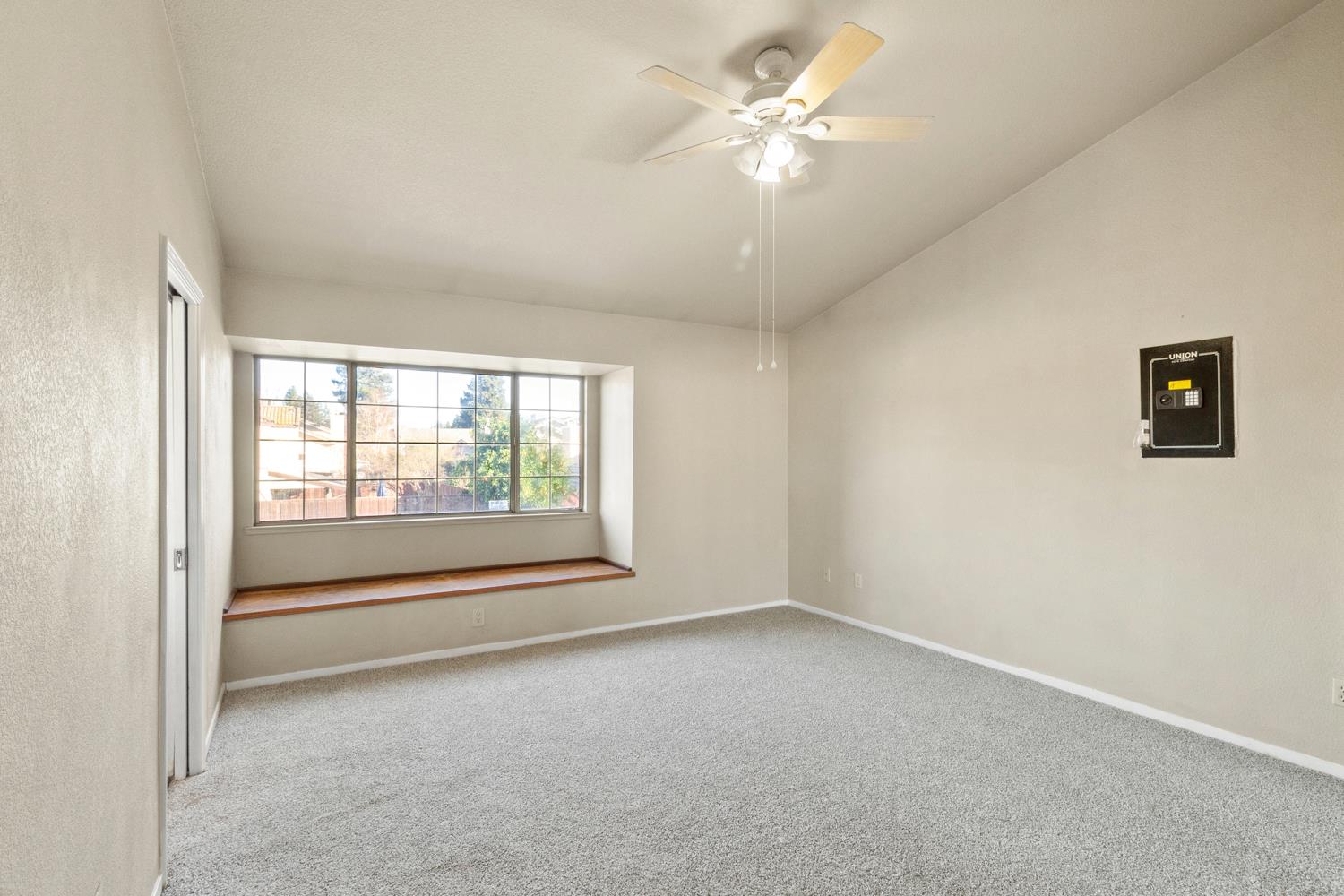 3905 Alessandro Ln, Modesto, CA 95356