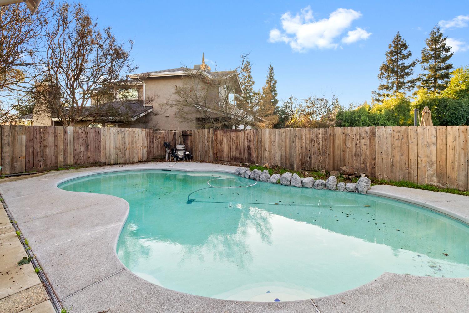 3905 Alessandro Ln, Modesto, CA 95356