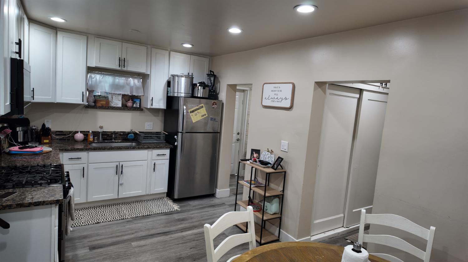 129 Phoenix Ave, Modesto, CA 95354