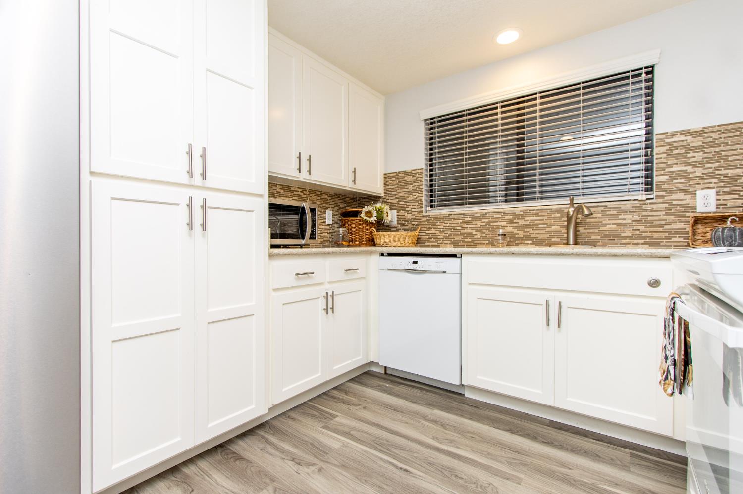 2249 Camborne Dr, Modesto, CA 95356