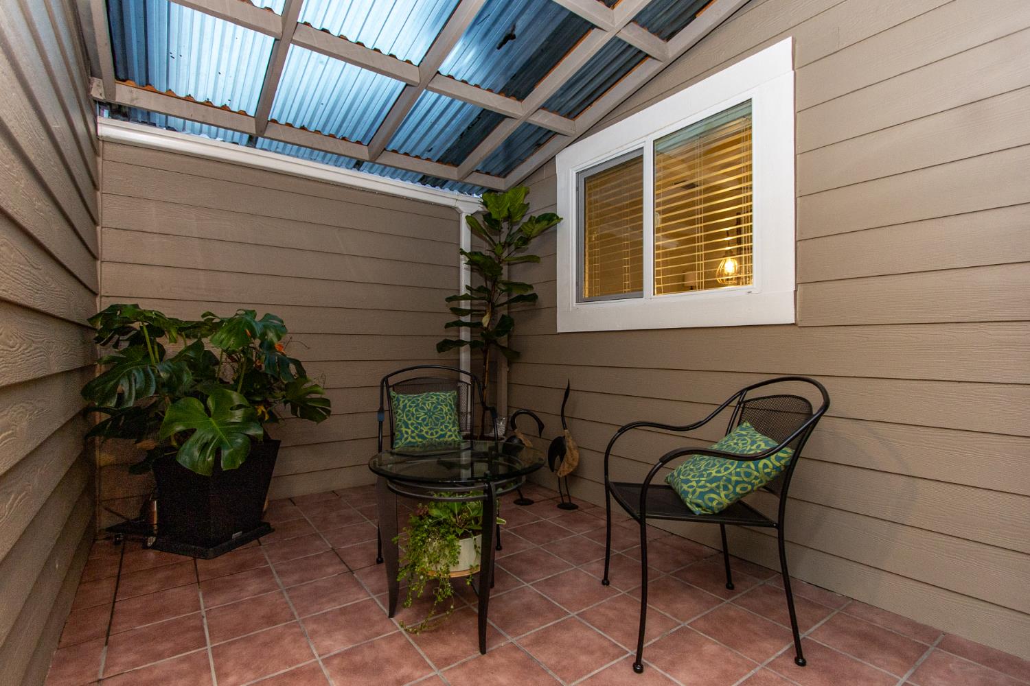 2249 Camborne Dr, Modesto, CA 95356