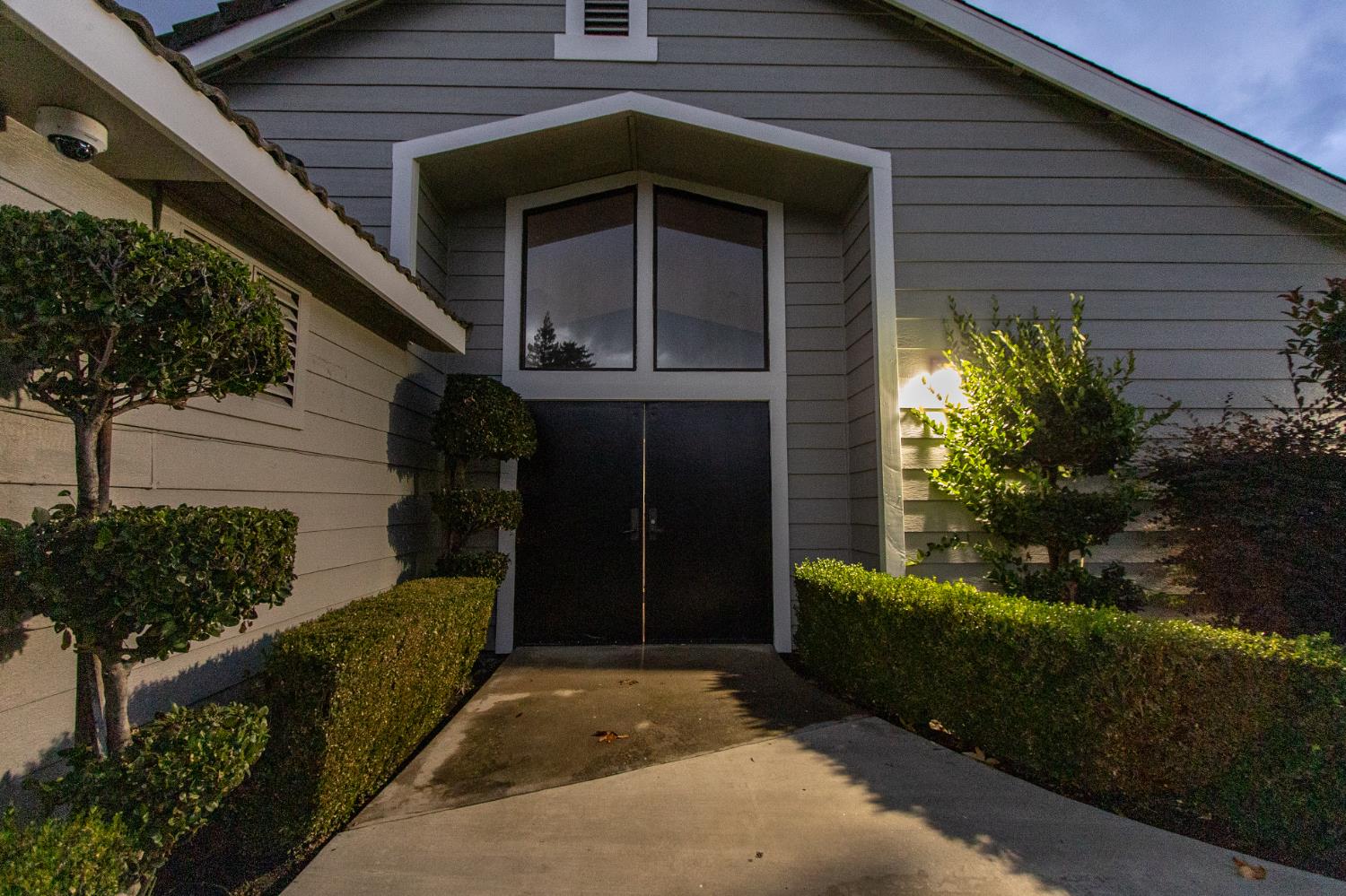 2249 Camborne Dr, Modesto, CA 95356