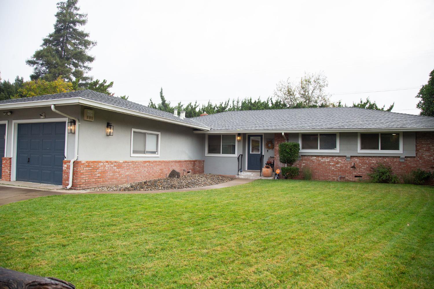 1208 Bristol Ct, Modesto, CA 95350