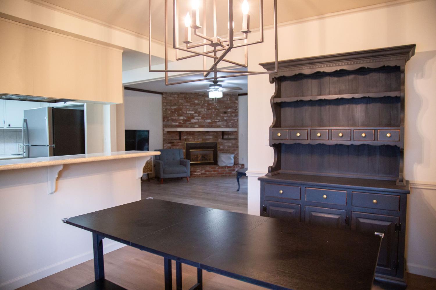 1208 Bristol Ct, Modesto, CA 95350