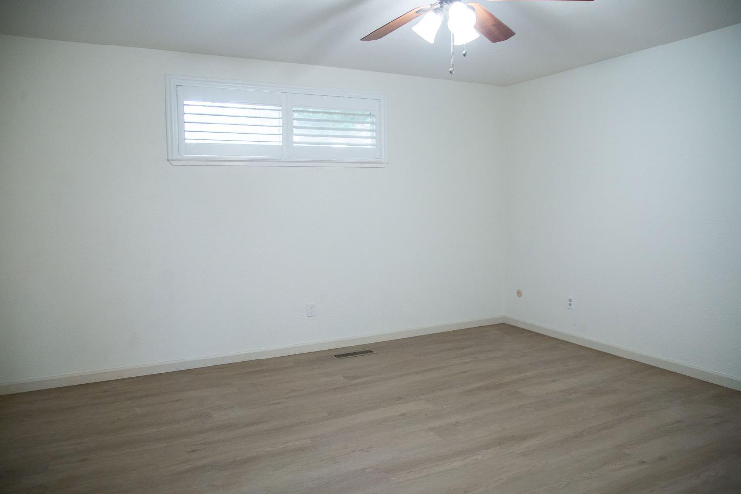 1208 Bristol Ct, Modesto, CA 95350