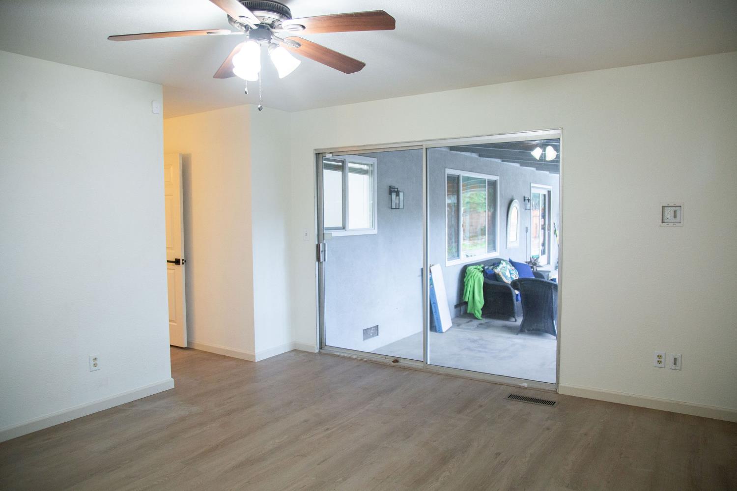 1208 Bristol Ct, Modesto, CA 95350