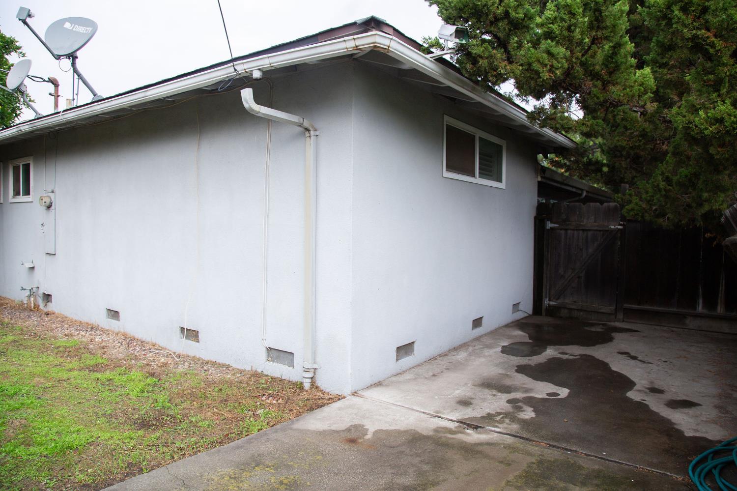 1208 Bristol Ct, Modesto, CA 95350