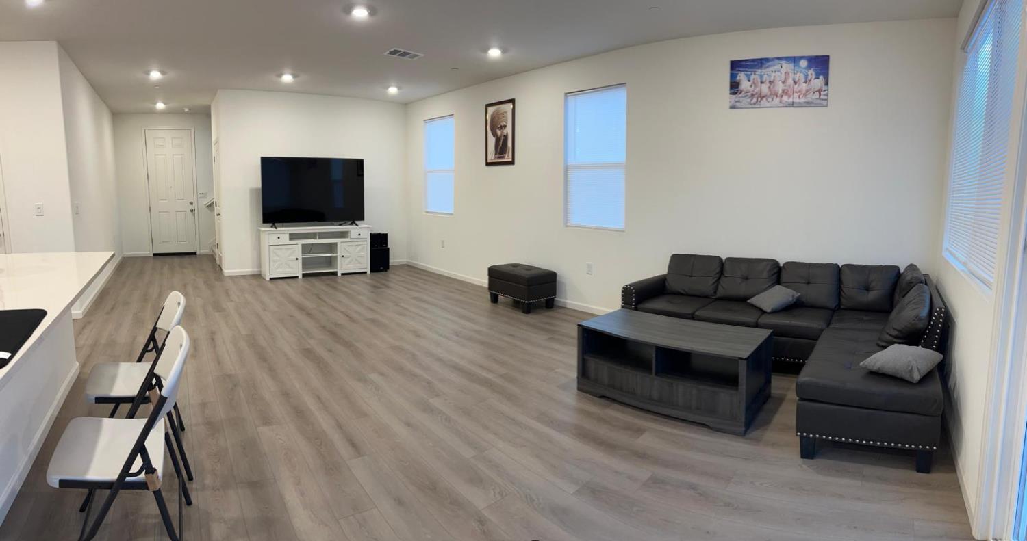 1808 Apiary Way, Hughson, CA 95326