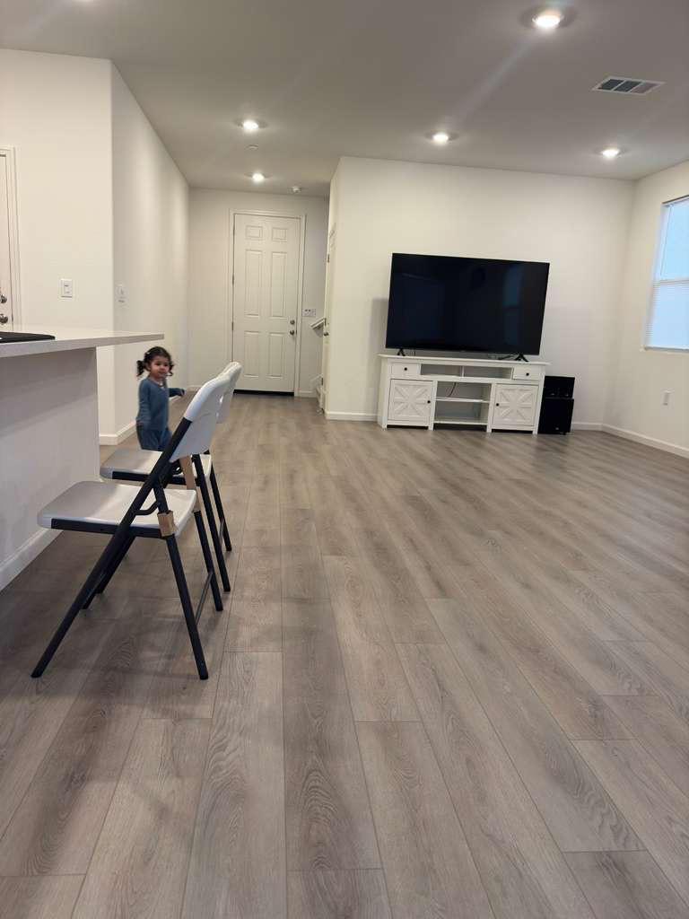 1808 Apiary Way, Hughson, CA 95326