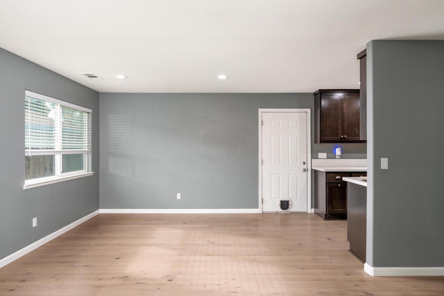 1953 Debonaire Dr, Modesto, CA 95350