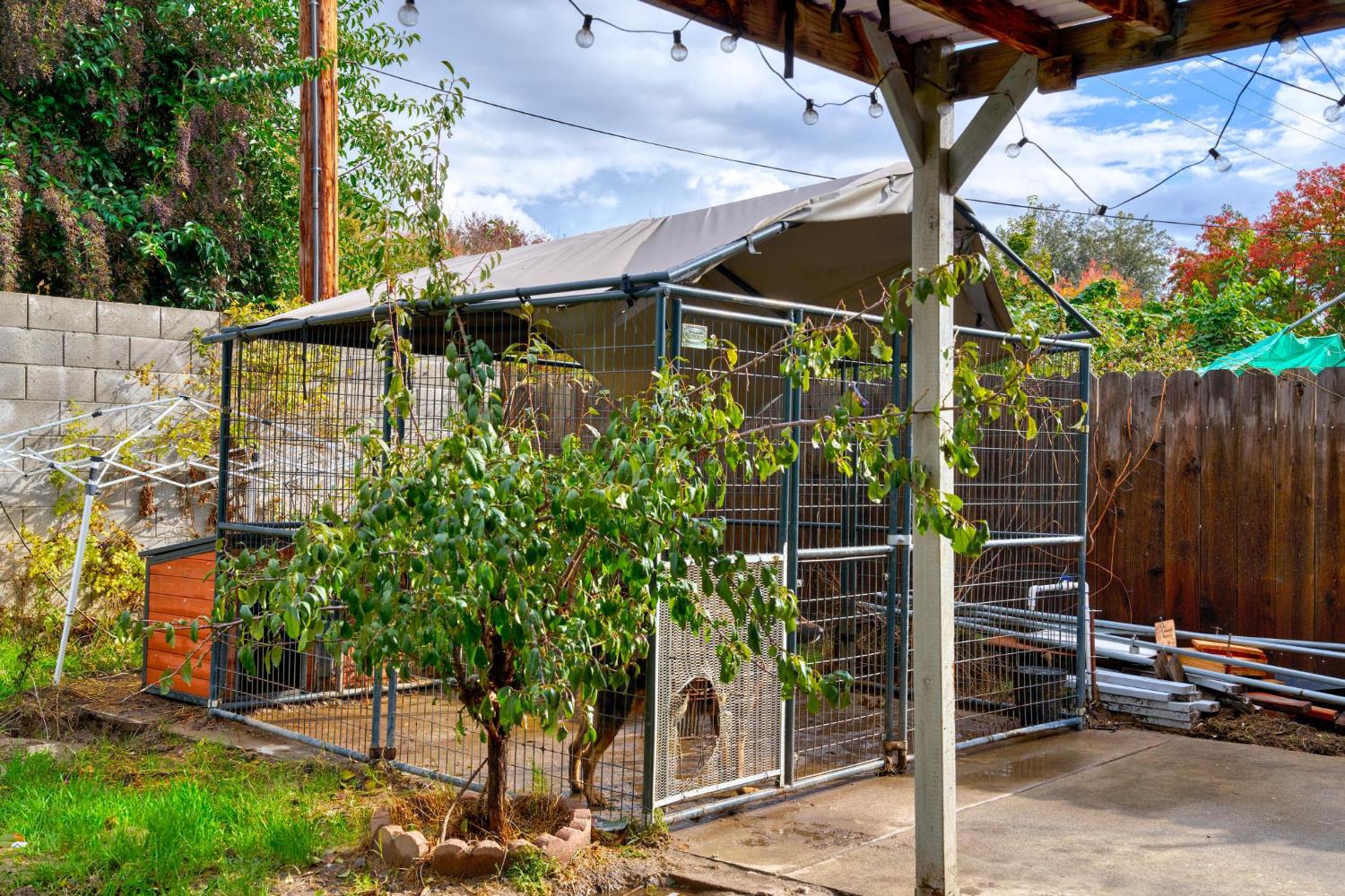 1953 Debonaire Dr, Modesto, CA 95350